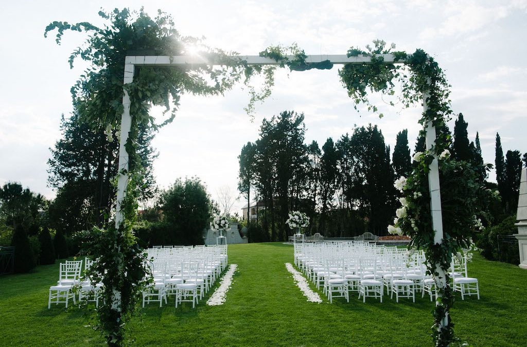 Wedding ceremony flowers