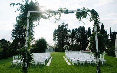 Wedding ceremony flowers