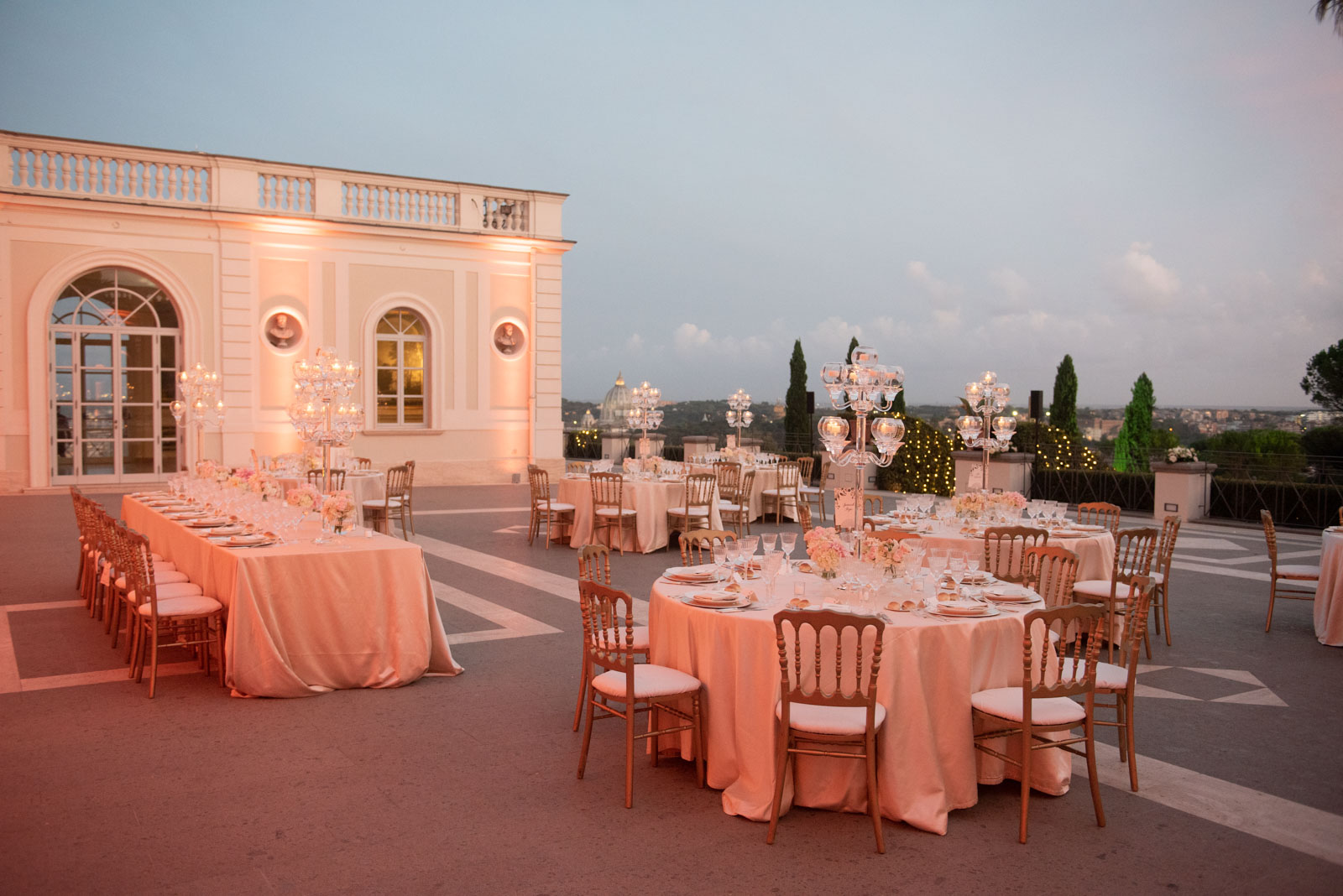 Dinner in the patio of Villa Miani